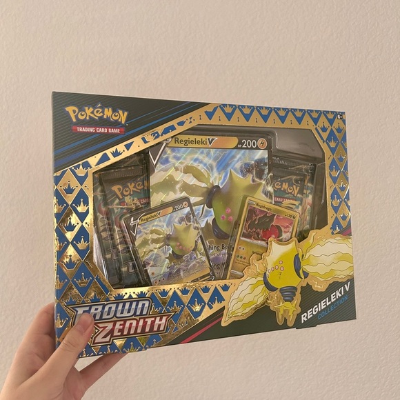 Pokemon Other - Pokémon Trading Card Games SAS12.5 Crown Zenith
Regieleki V Box- NIB